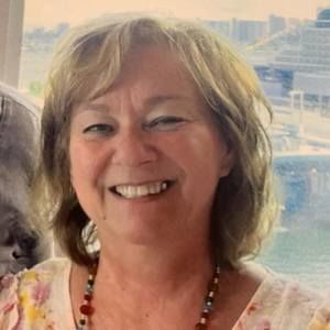 Meet your Posher, Debbie